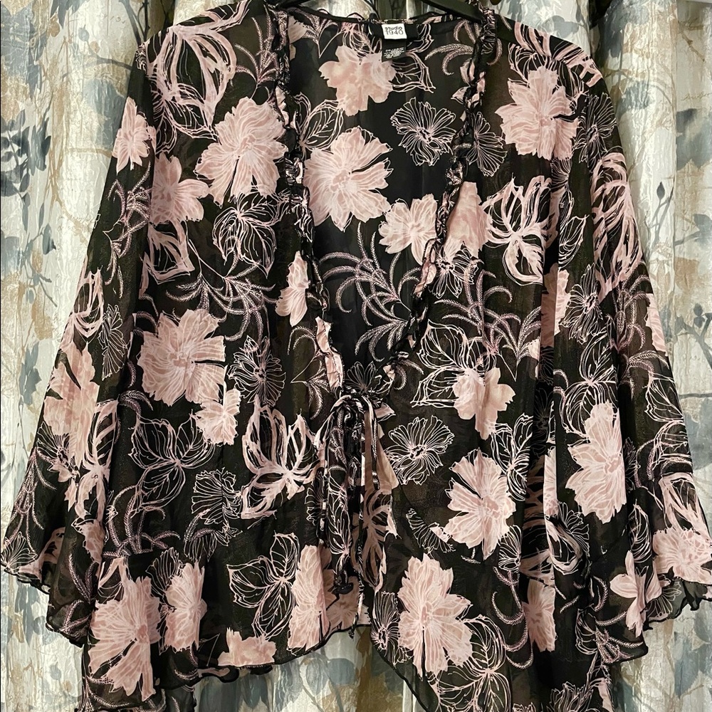 Studio 1940 Size 26/28 Semi-Sheer Ruffled Tie Front 3/4 Ruffled Sleeve Over Top